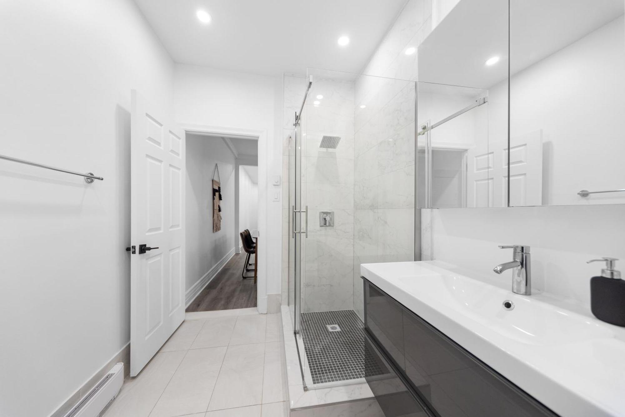 Modern And Cozy 4 Bedrooms Sleep 12 Montréal Exterior foto